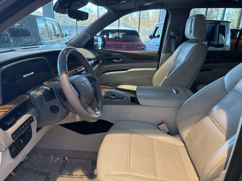 used 2023 Cadillac Escalade car, priced at $70,568