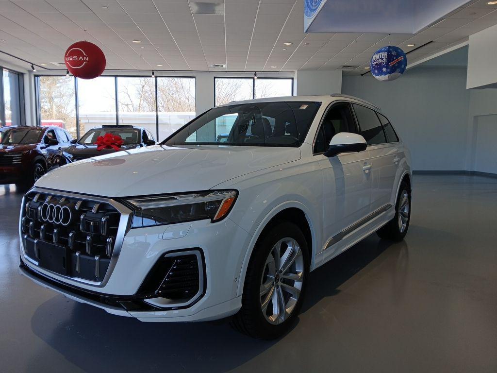 used 2025 Audi Q7 car, priced at $45,874