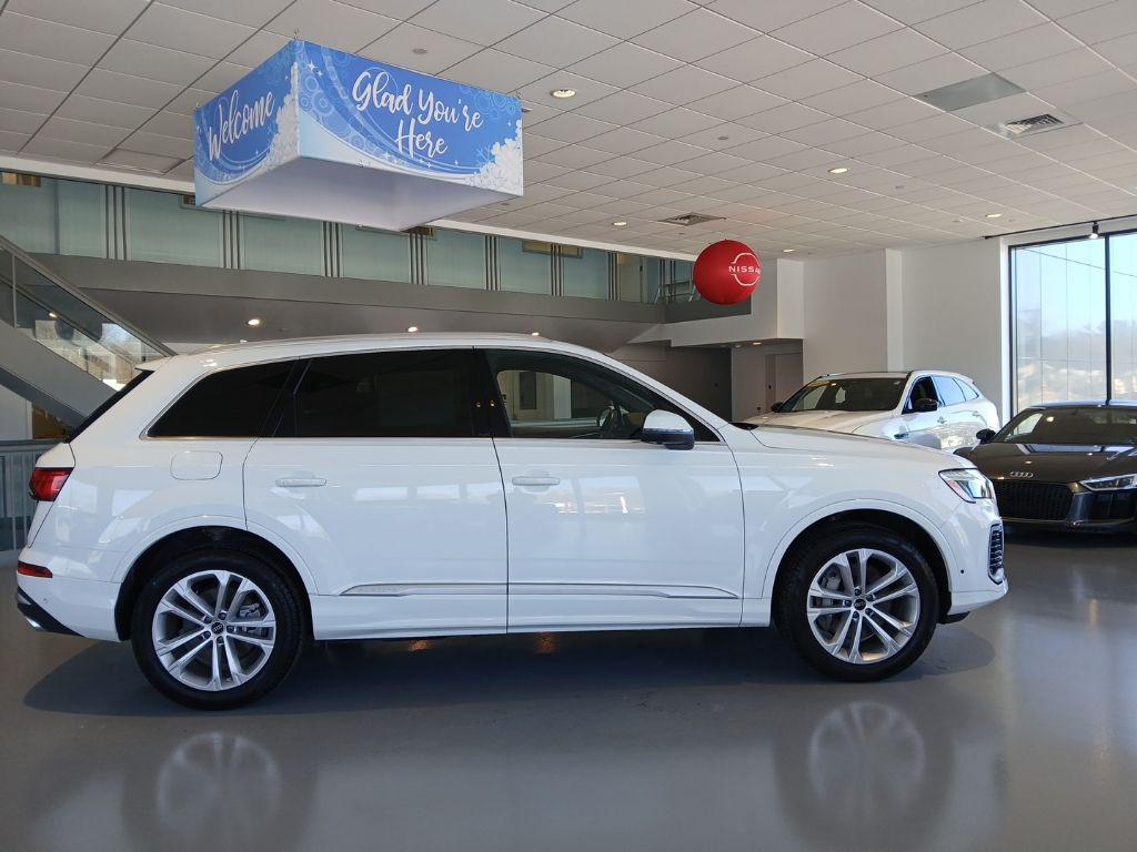 used 2025 Audi Q7 car, priced at $45,874