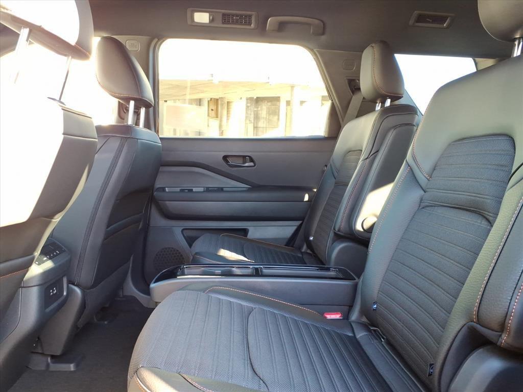 new 2025 Nissan Pathfinder car, priced at $39,161