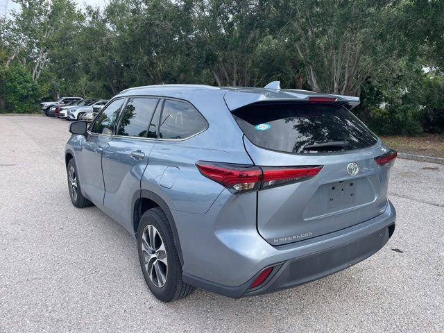 used 2022 Toyota Highlander car, priced at $32,503