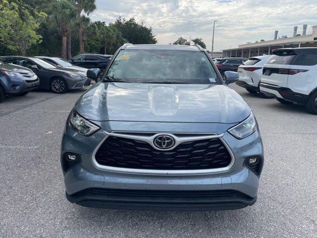 used 2022 Toyota Highlander car, priced at $32,503
