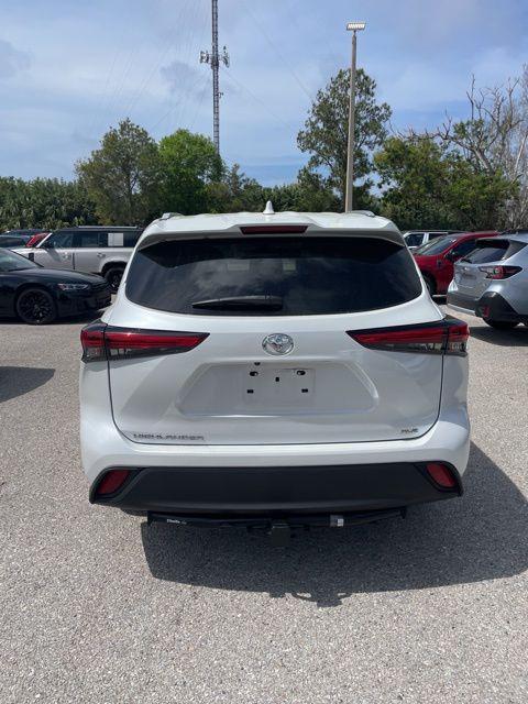used 2022 Toyota Highlander car, priced at $31,999