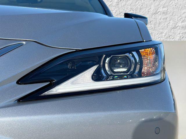 new 2025 Lexus ES 350 car, priced at $47,288