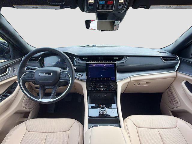 used 2025 Jeep Grand Cherokee car, priced at $34,875