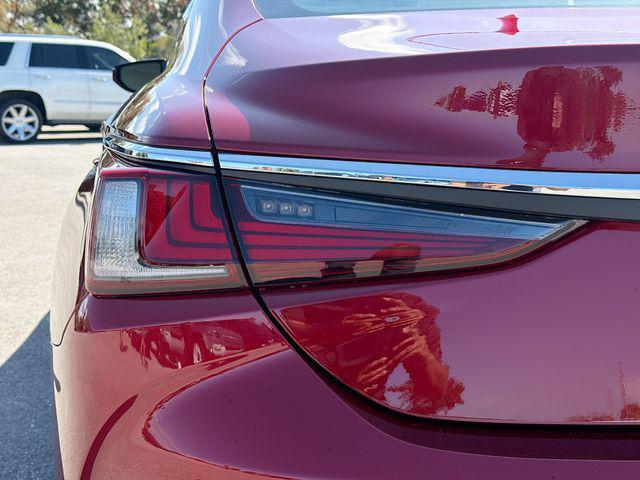 new 2025 Lexus ES 350 car, priced at $46,828