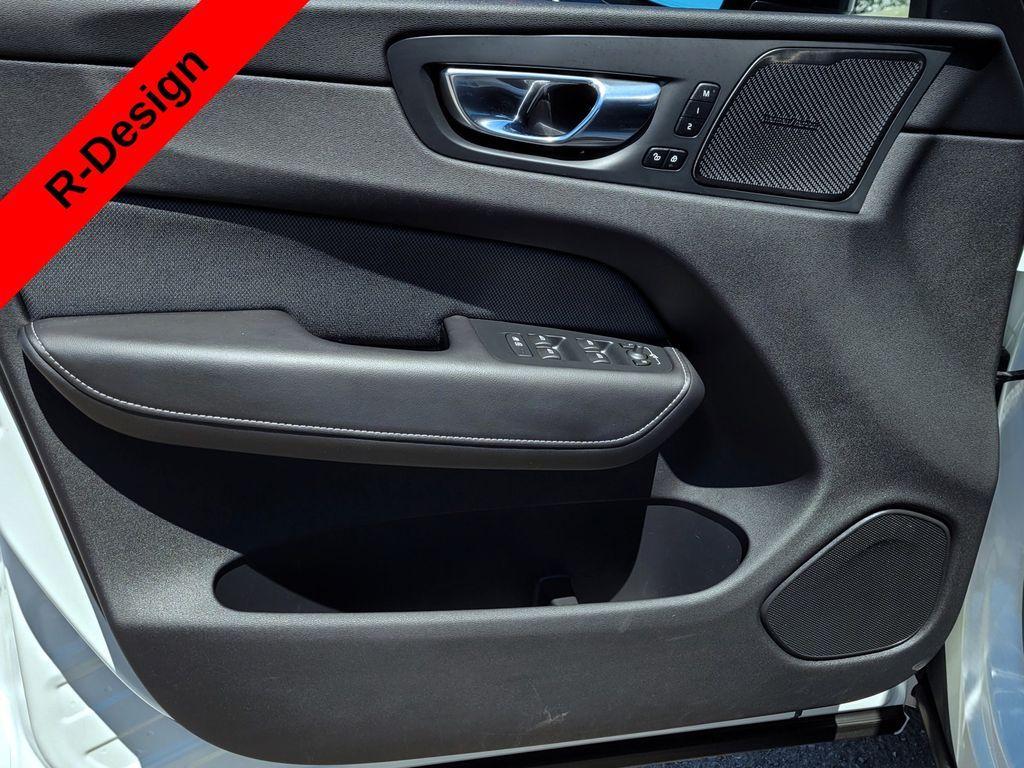 used 2021 Volvo XC60 car, priced at $28,995