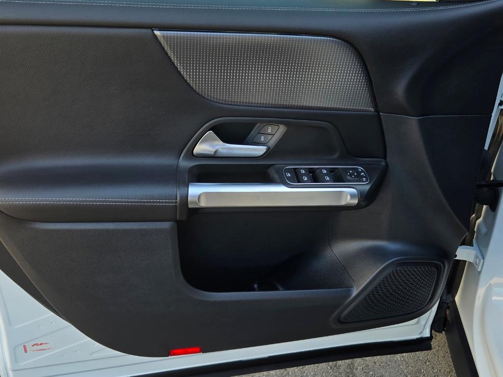 used 2022 Mercedes-Benz GLB 250 car, priced at $1