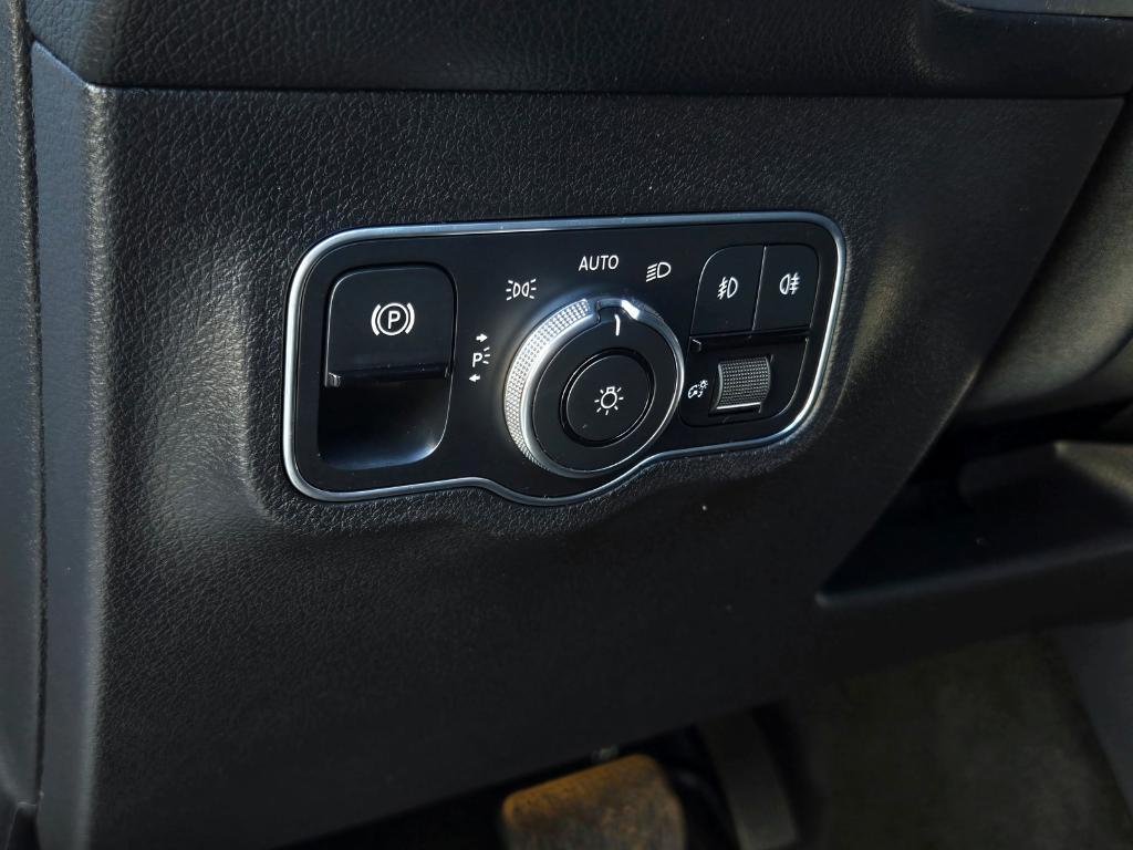 used 2022 Mercedes-Benz GLB 250 car, priced at $1