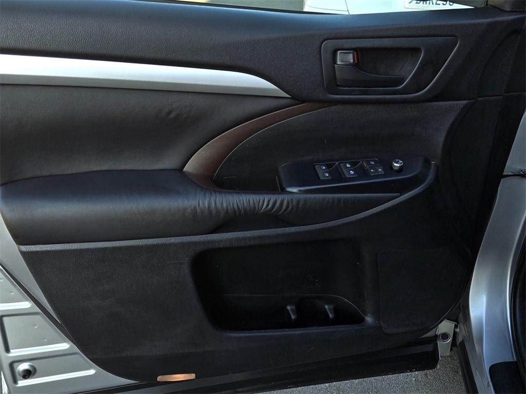 used 2015 Toyota Highlander car, priced at $18,500
