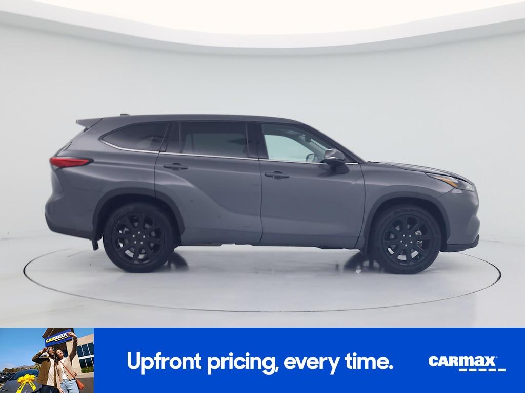 used 2022 Toyota Highlander car, priced at $29,998