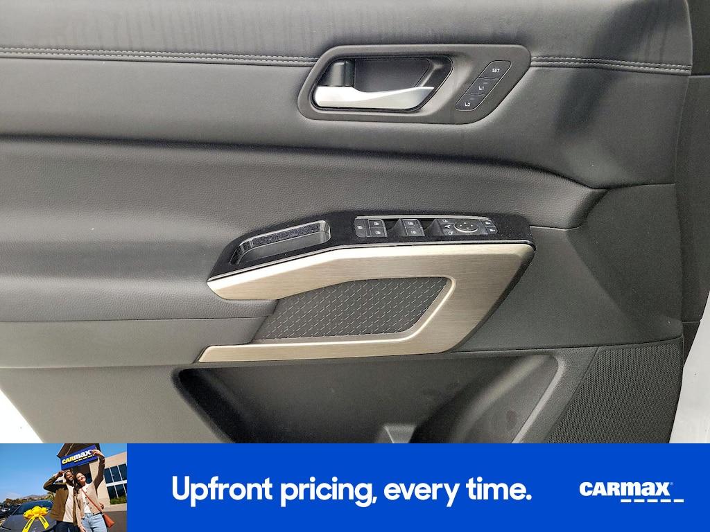 used 2025 Nissan Pathfinder car, priced at $40,998