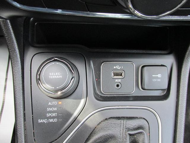 used 2019 Jeep Cherokee car, priced at $11,879