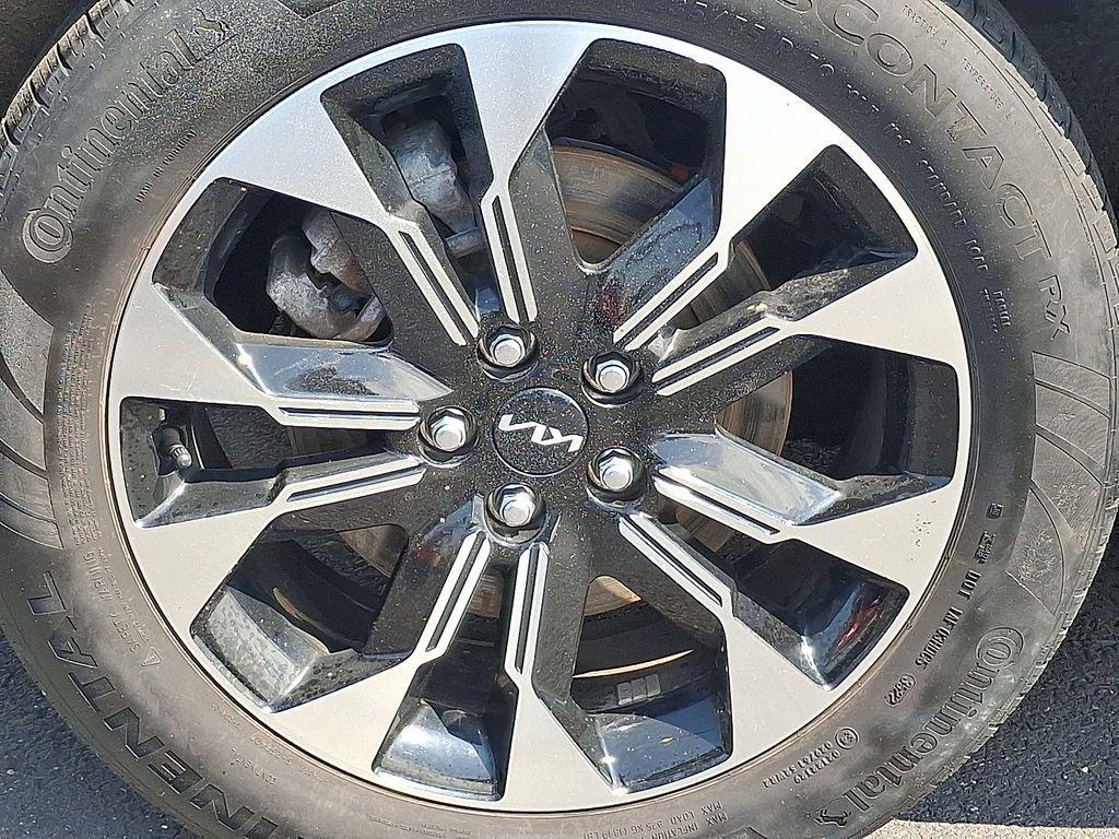 used 2023 Kia Carnival car, priced at $32,355