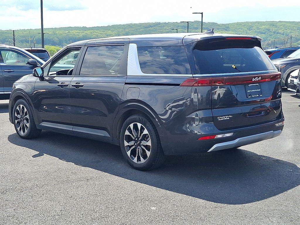 used 2023 Kia Carnival car, priced at $32,355