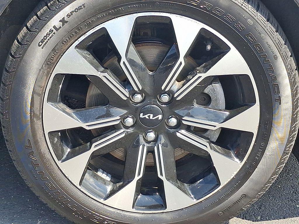 used 2023 Kia Carnival car, priced at $32,355