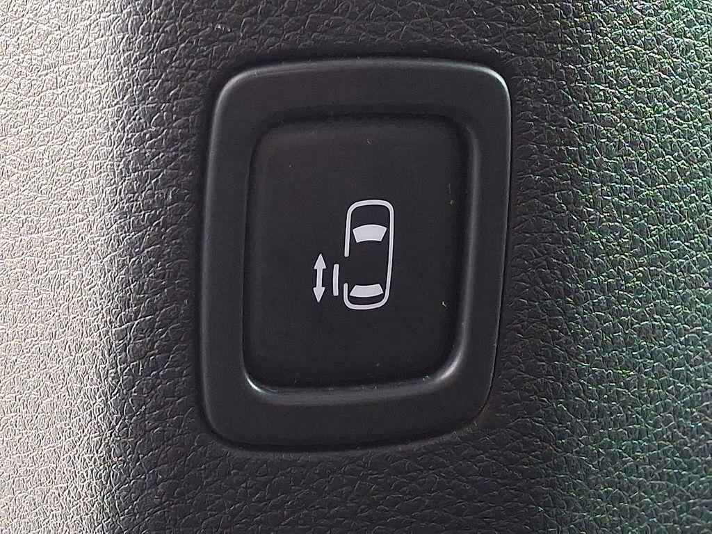 used 2023 Kia Carnival car, priced at $32,355