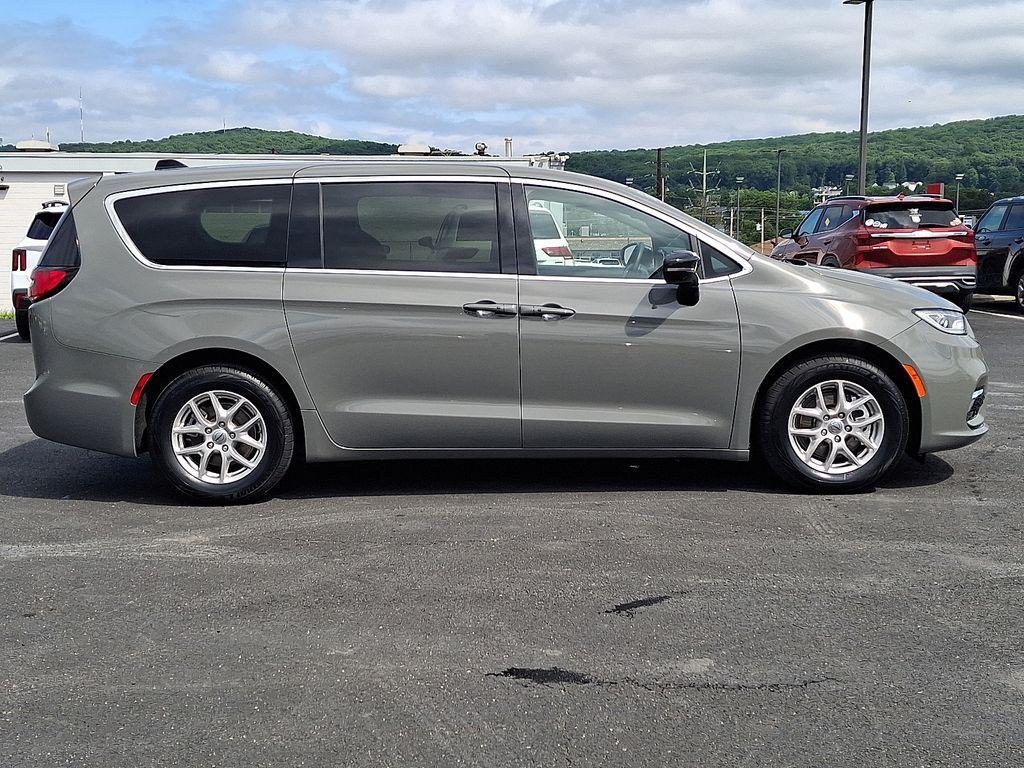 used 2025 Chrysler Pacifica car, priced at $26,961