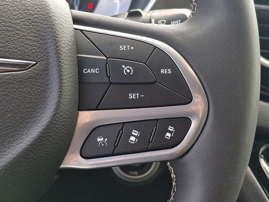 used 2025 Chrysler Pacifica car, priced at $26,961