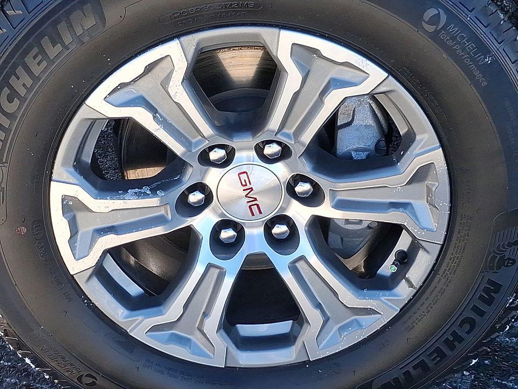 used 2024 GMC Sierra 1500 car, priced at $38,916