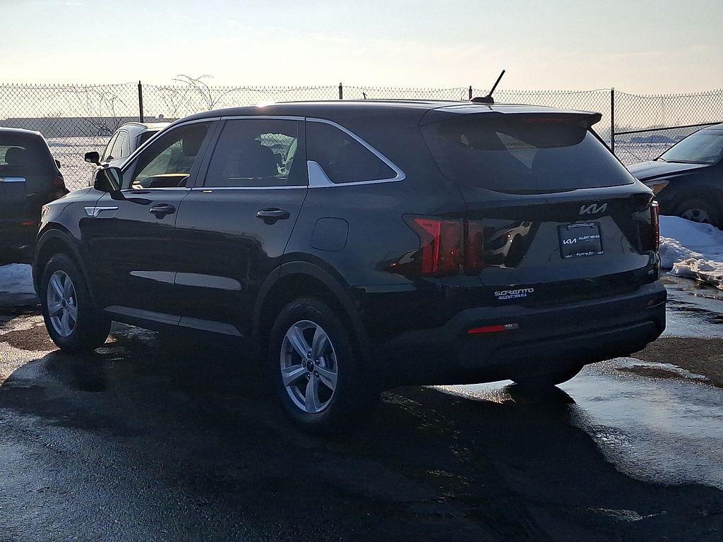 used 2023 Kia Sorento car, priced at $22,948