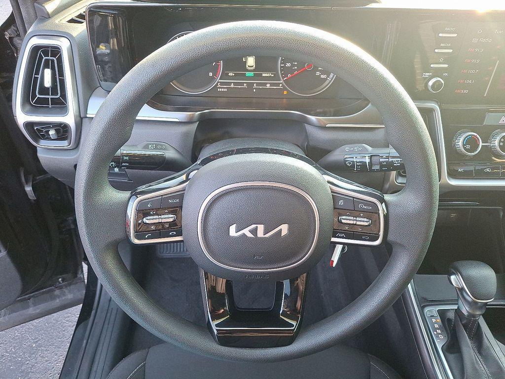 used 2023 Kia Sorento car, priced at $22,948