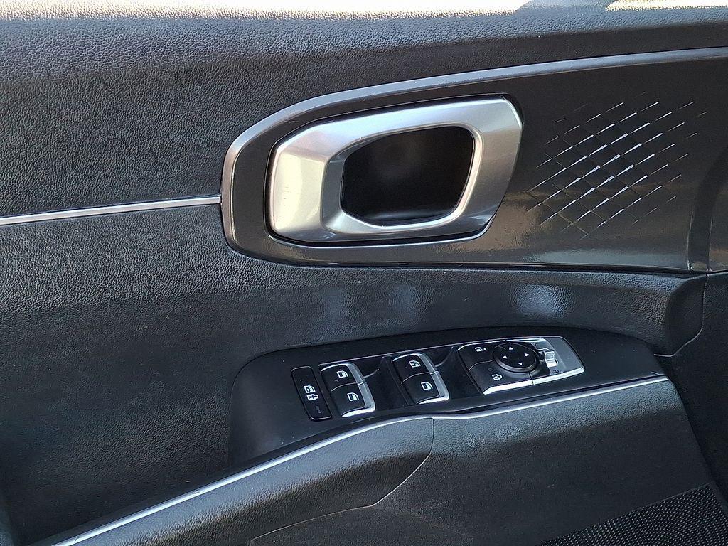 used 2023 Kia Sorento car, priced at $19,435