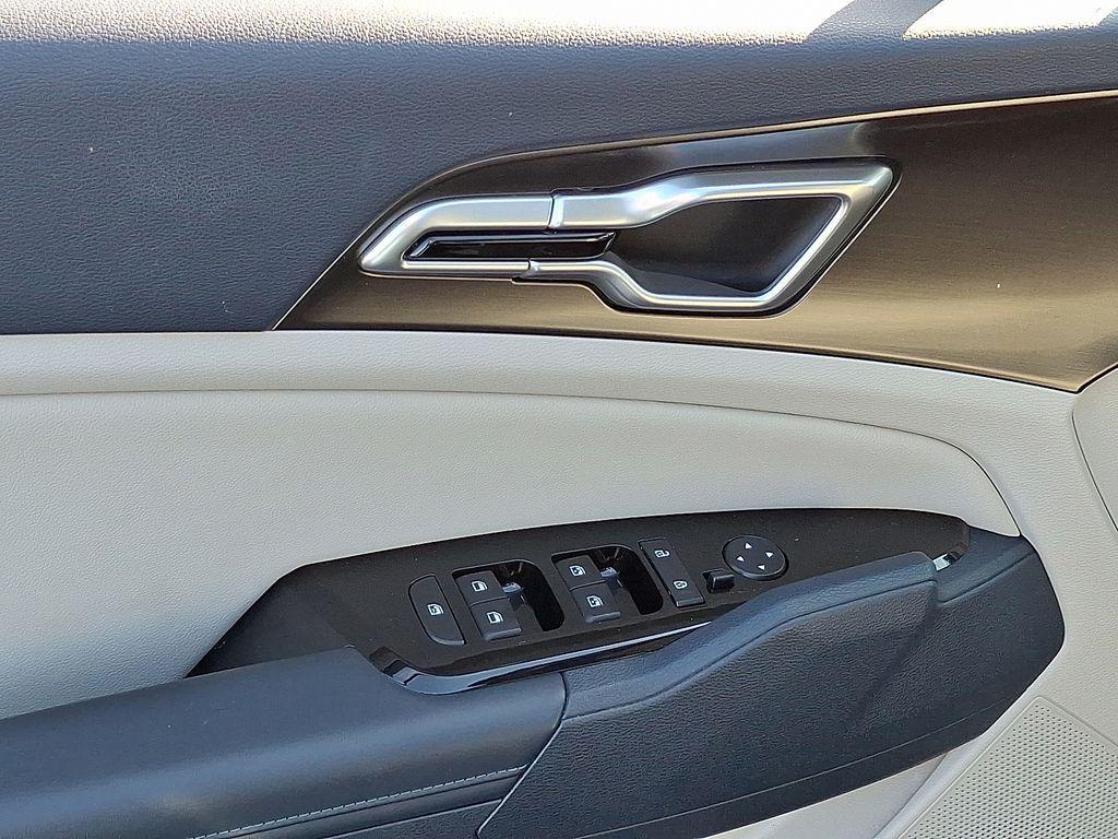 used 2023 Kia Sportage Hybrid car, priced at $20,466