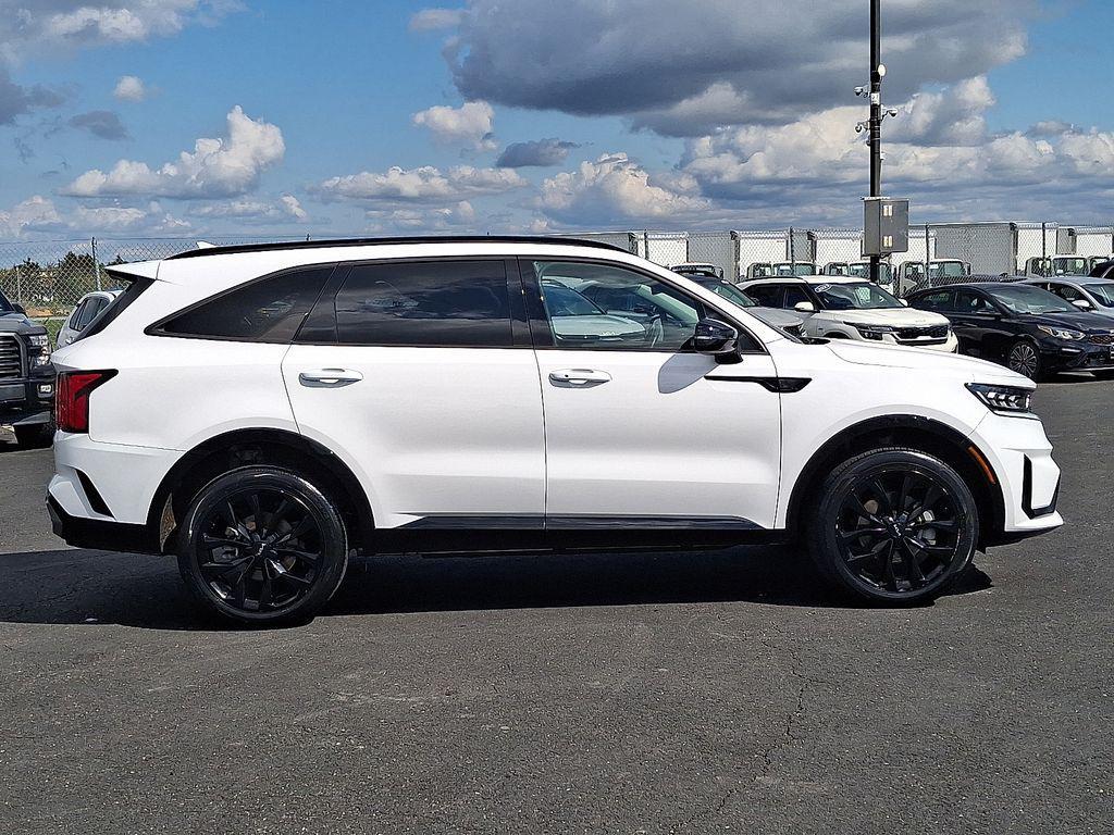 used 2023 Kia Sorento car, priced at $31,974