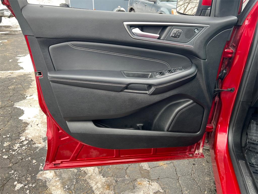 used 2024 Ford Edge car, priced at $32,000