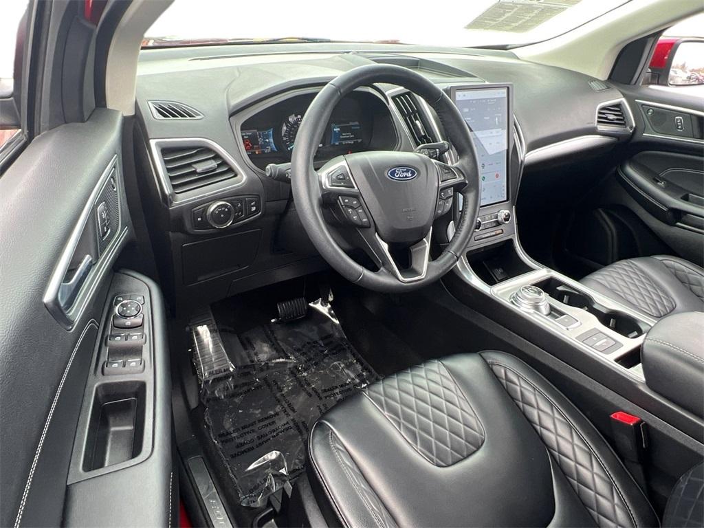 used 2024 Ford Edge car, priced at $32,000
