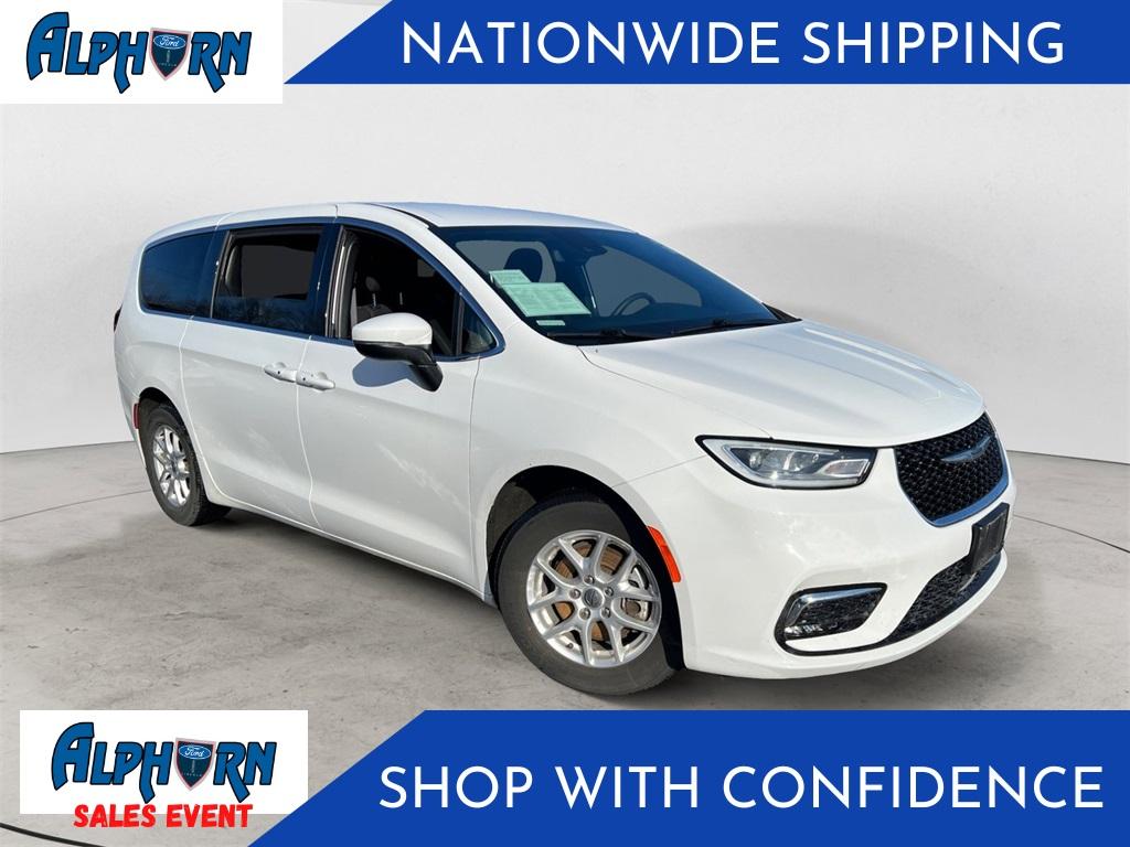 used 2023 Chrysler Pacifica car, priced at $28,000