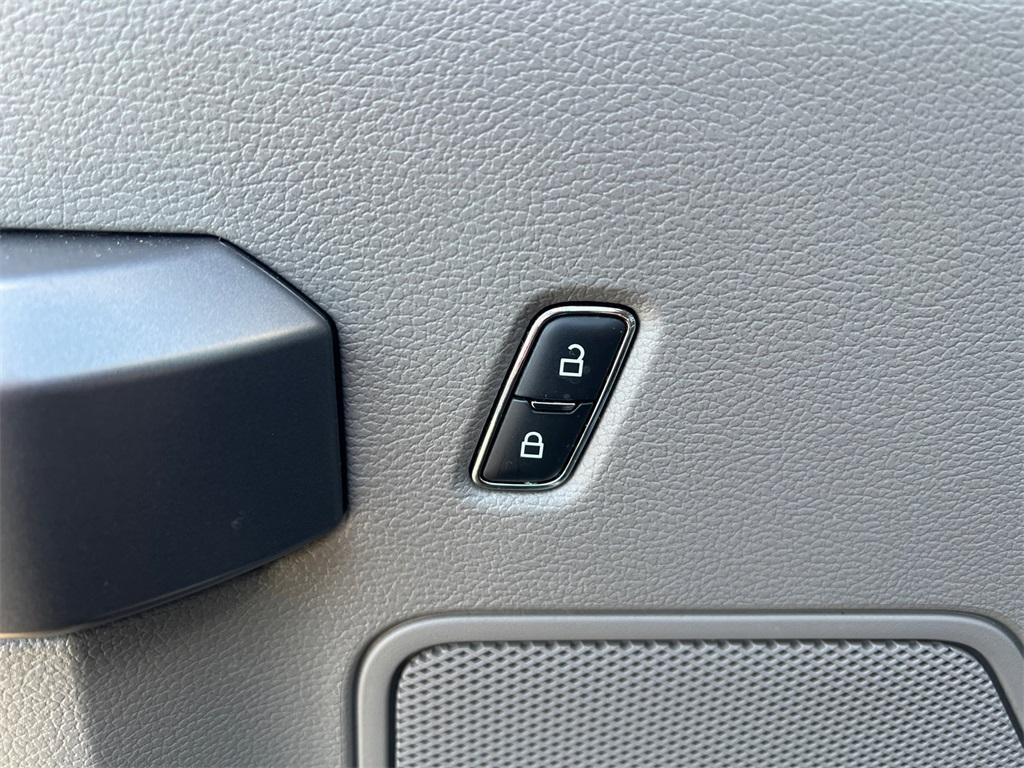 used 2019 Ford F-150 car, priced at $18,500