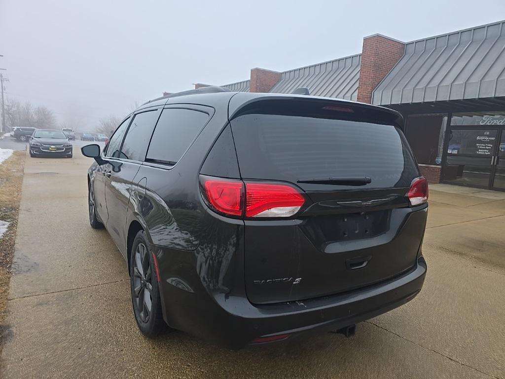 used 2018 Chrysler Pacifica car, priced at $10,500
