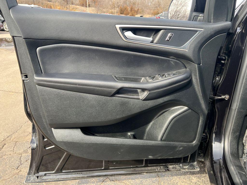 used 2024 Ford Edge car, priced at $26,500