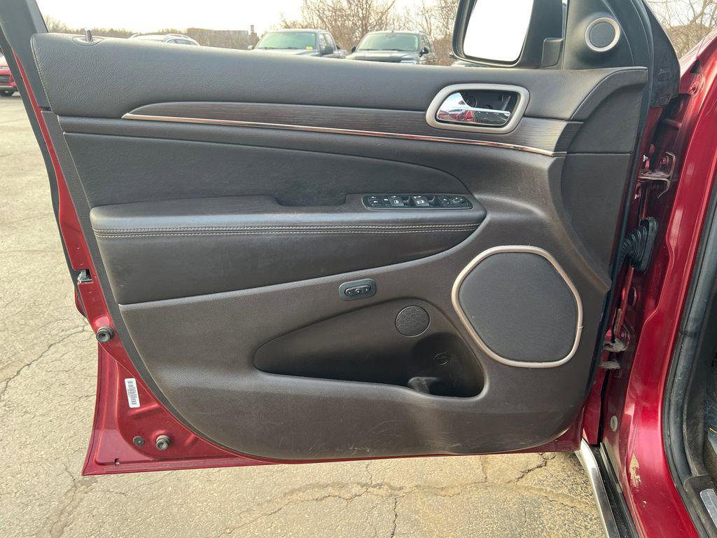 used 2014 Jeep Grand Cherokee car, priced at $14,000