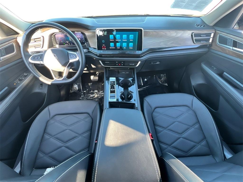 used 2025 Volkswagen Atlas car, priced at $31,000