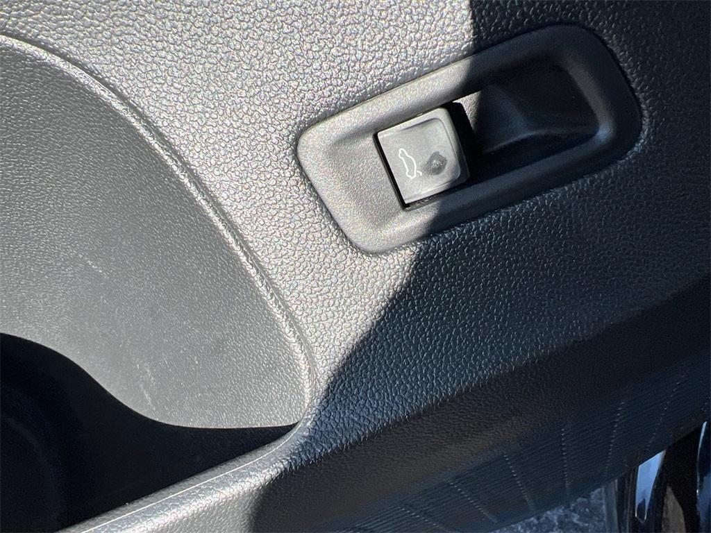 used 2025 Volkswagen Atlas car, priced at $31,000