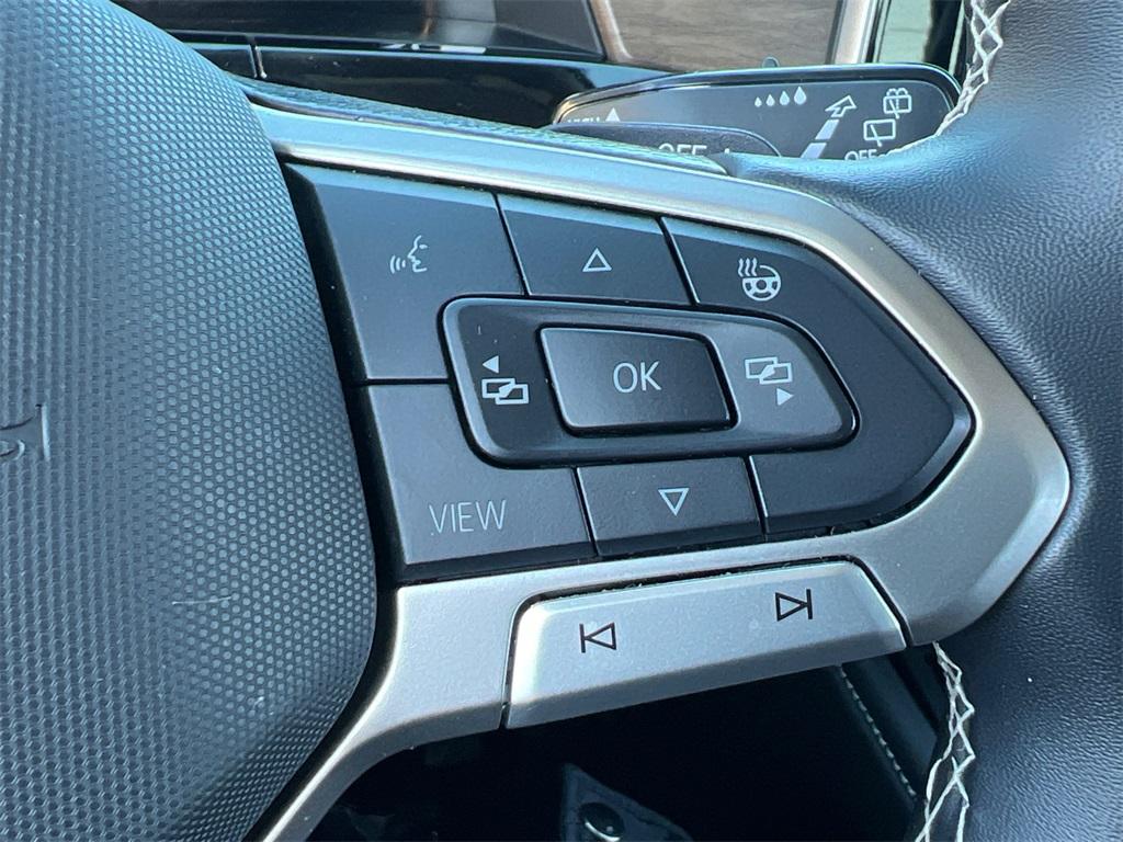 used 2025 Volkswagen Atlas car, priced at $31,000