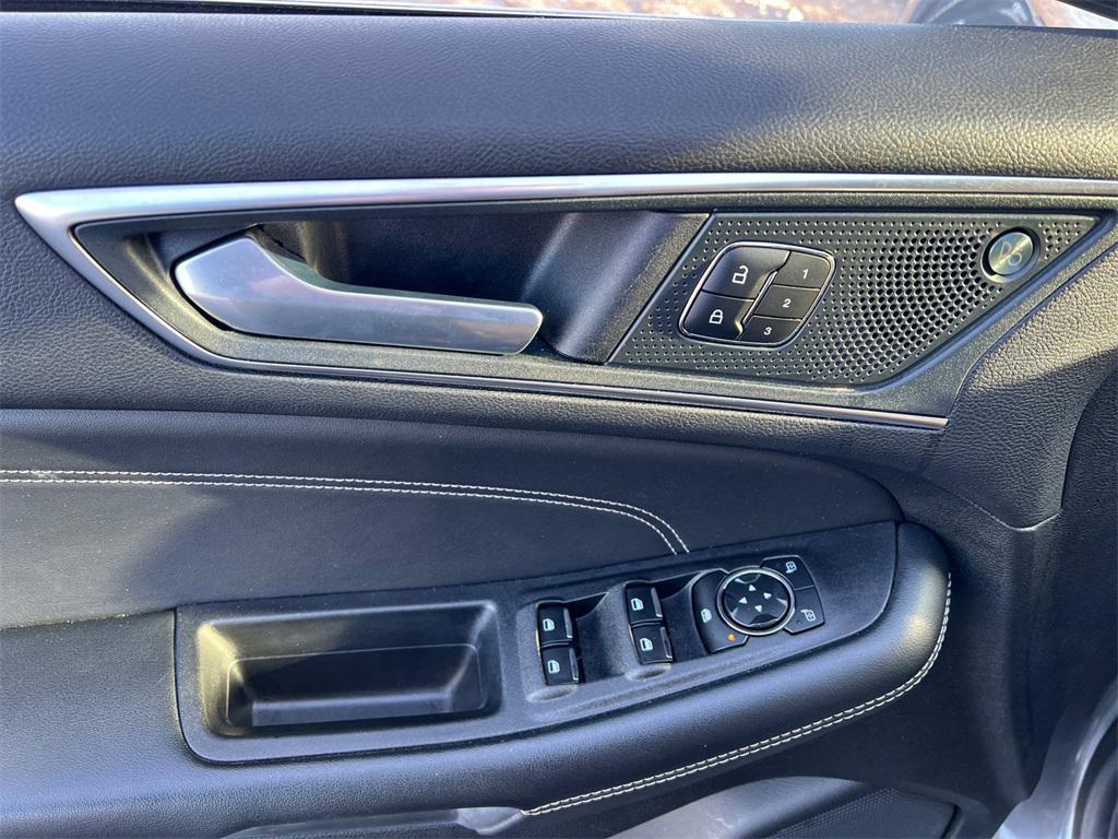 used 2024 Ford Edge car, priced at $24,500