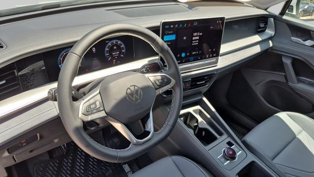 new 2025 Volkswagen Tiguan car, priced at $29,477