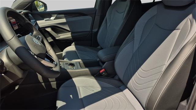 new 2025 Volkswagen Tiguan car, priced at $33,988