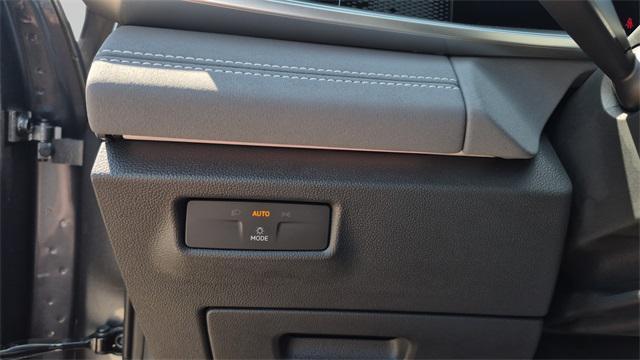 new 2025 Volkswagen Tiguan car, priced at $33,988