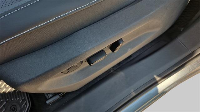 new 2025 Volkswagen Tiguan car, priced at $33,988