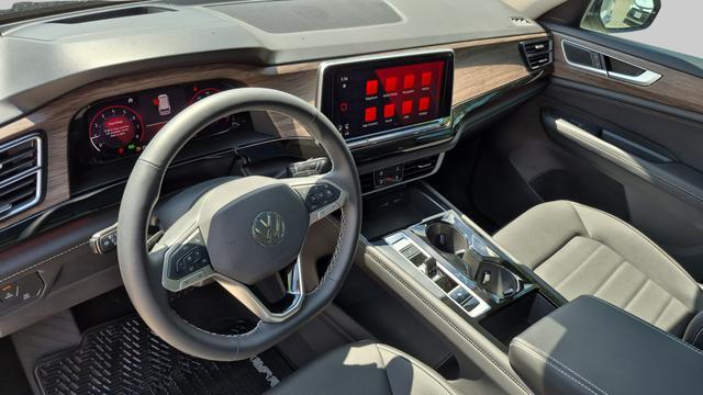 new 2025 Volkswagen Atlas car, priced at $47,009