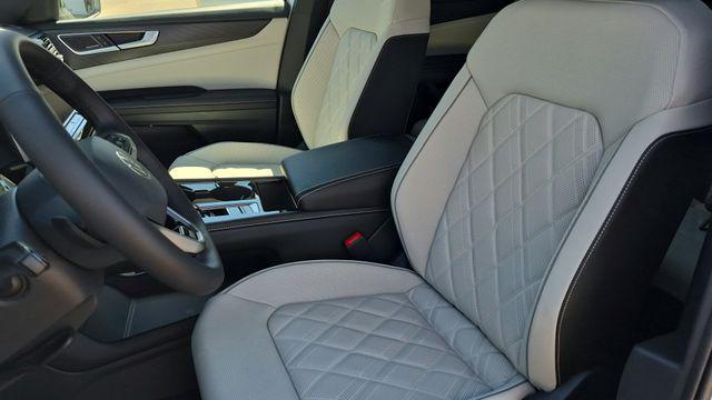 new 2026 Volkswagen Atlas Cross Sport car, priced at $52,197