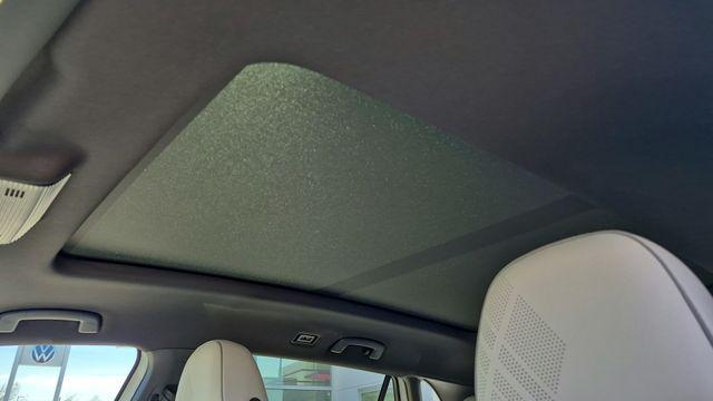 new 2026 Volkswagen Atlas Cross Sport car, priced at $52,197