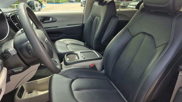 used 2024 Chrysler Pacifica car, priced at $26,257