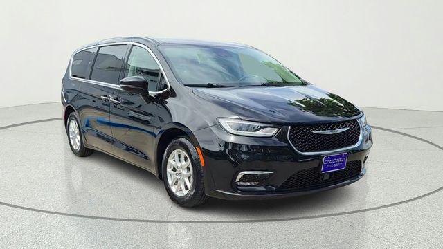 used 2024 Chrysler Pacifica car, priced at $26,257