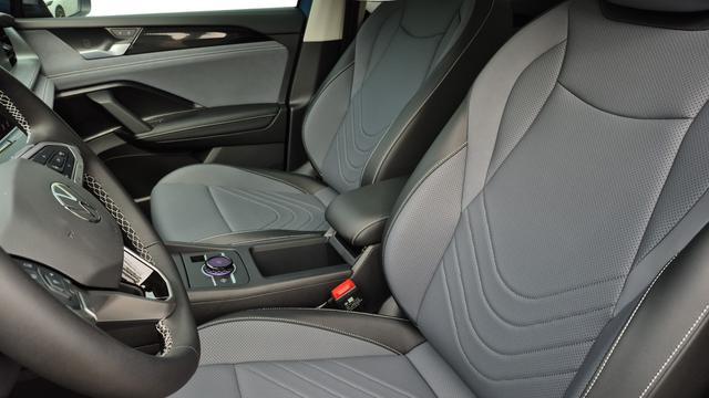 new 2026 Volkswagen Tiguan car, priced at $35,348